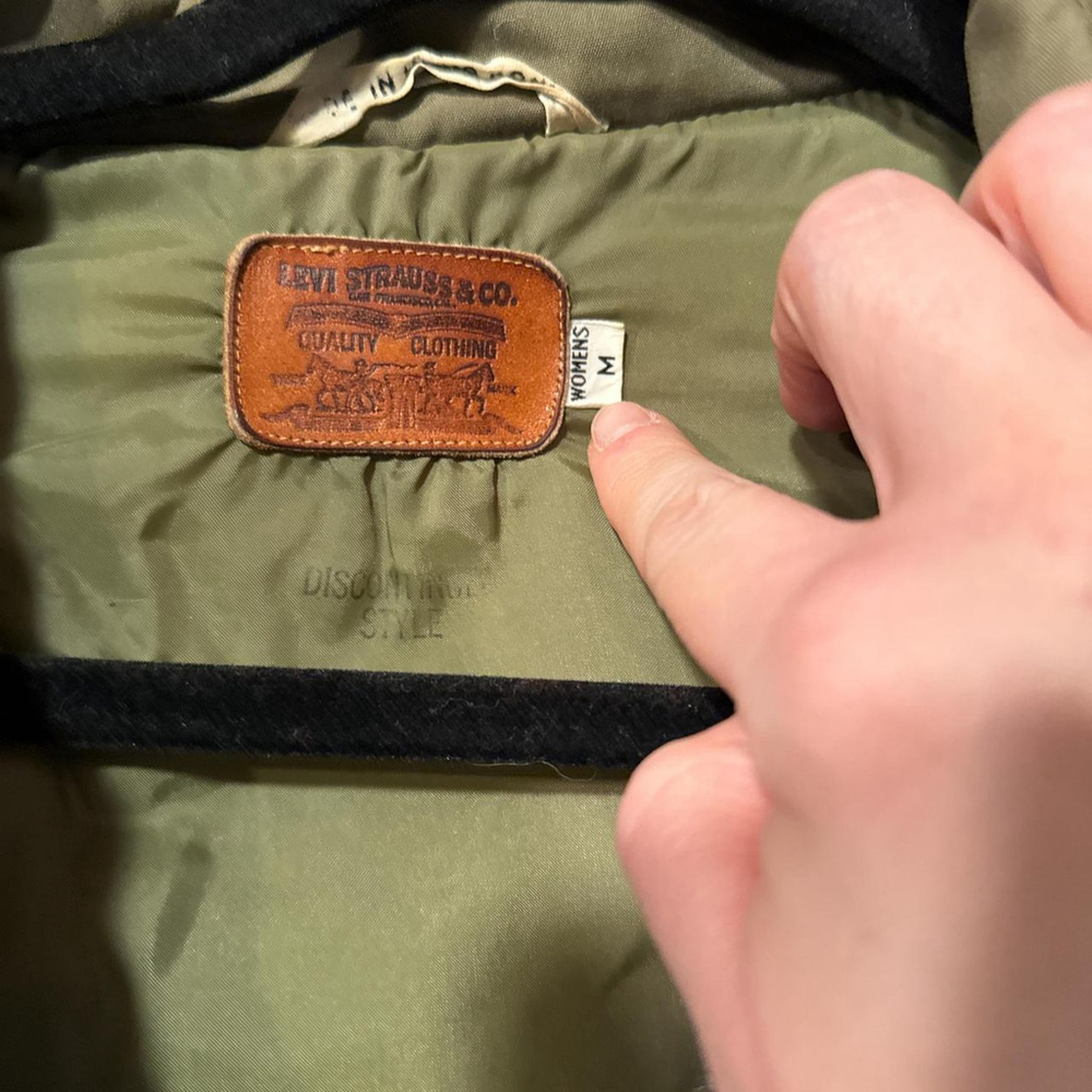 Vtg Levi’s Detachable Down Jacket - image 2
